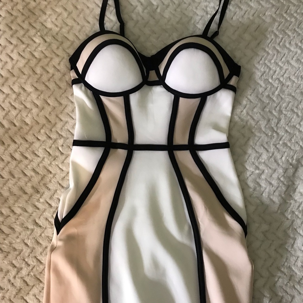 BRAND NEW FASHION NOVA DRESS